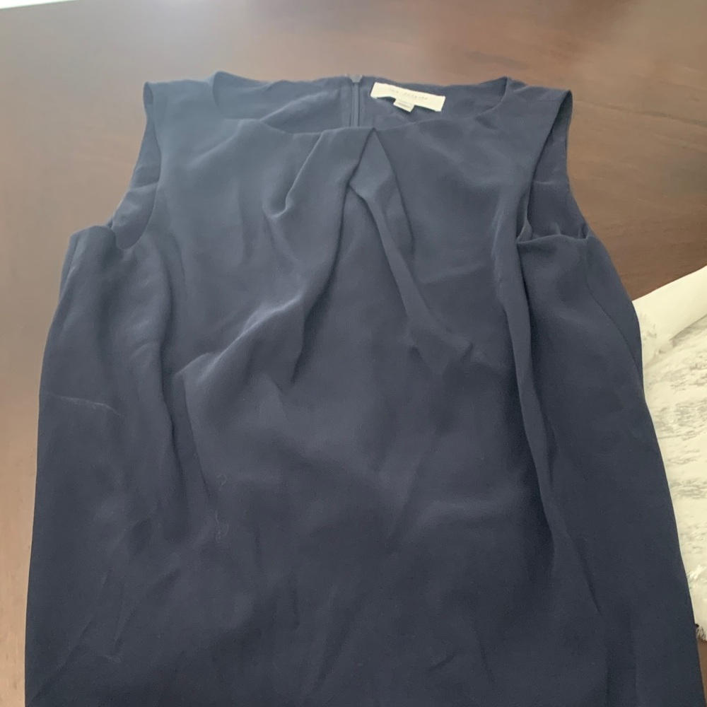 Sleeveless navy top